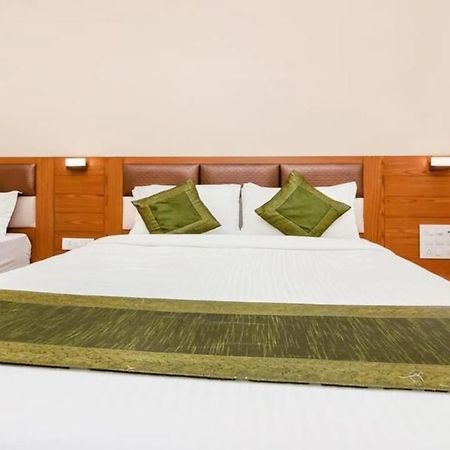 Hotel Volga Plaza Mumbai  Buitenkant foto