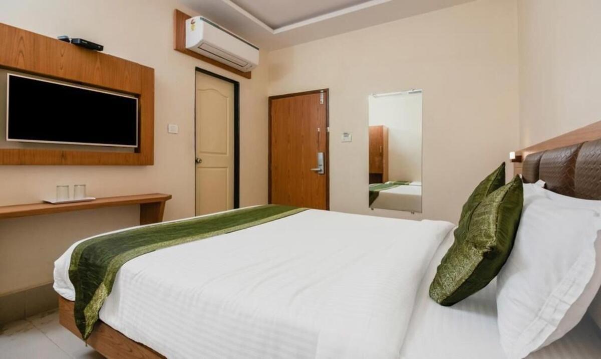Hotel Volga Plaza Mumbai  Buitenkant foto