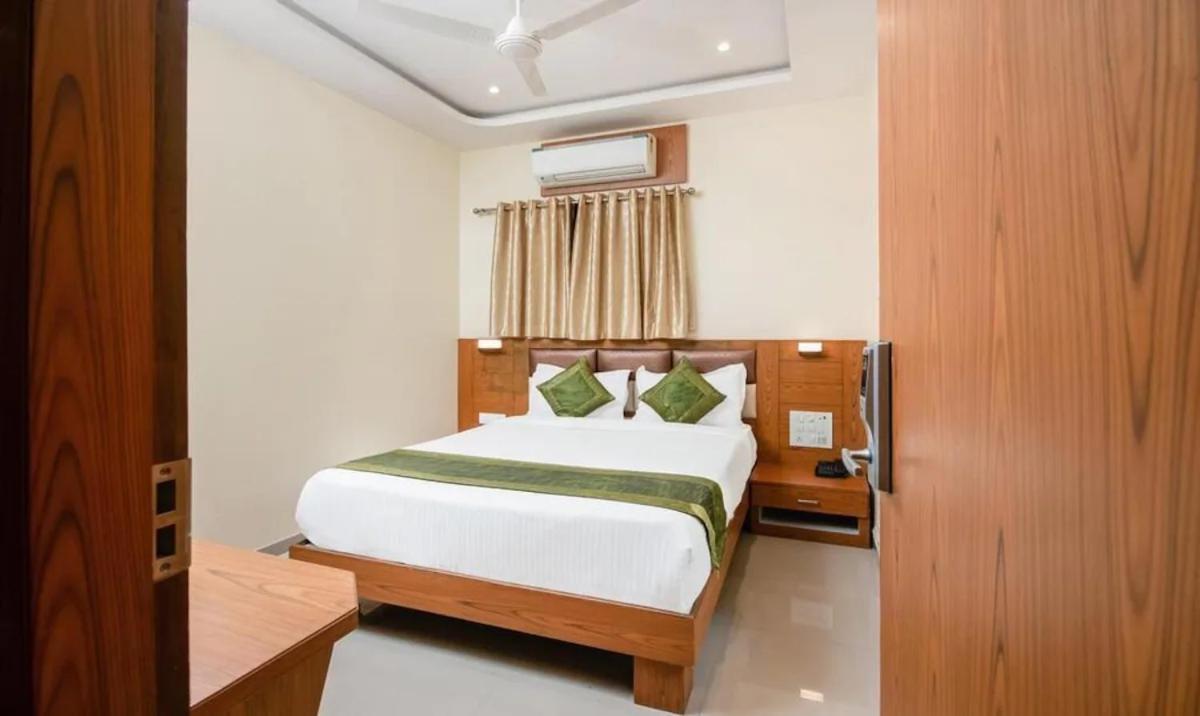 Hotel Volga Plaza Mumbai  Buitenkant foto