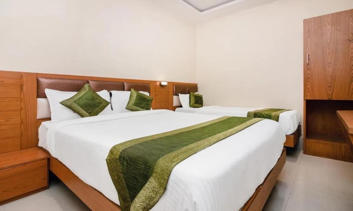 Hotel Volga Plaza Mumbai  Buitenkant foto