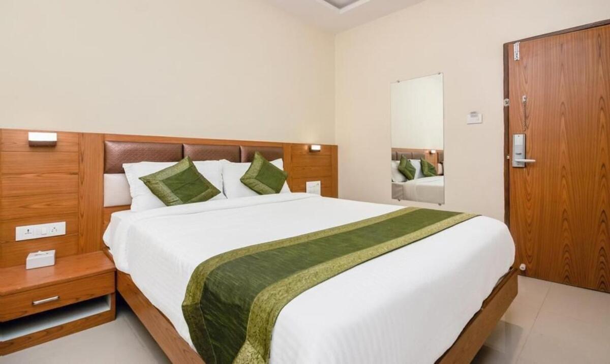 Hotel Volga Plaza Mumbai  Buitenkant foto