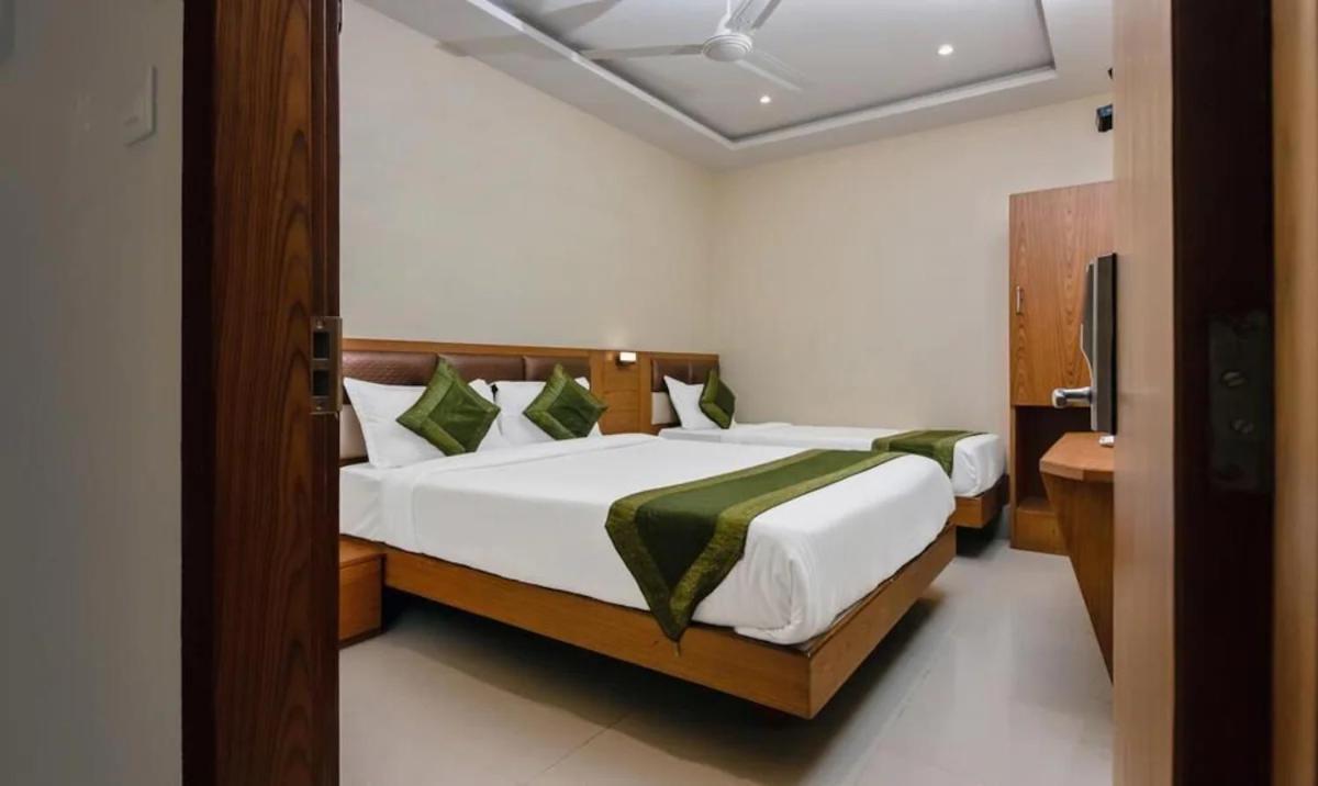 Hotel Volga Plaza Mumbai  Buitenkant foto