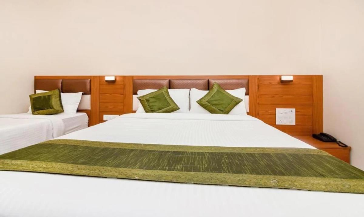Hotel Volga Plaza Mumbai  Buitenkant foto