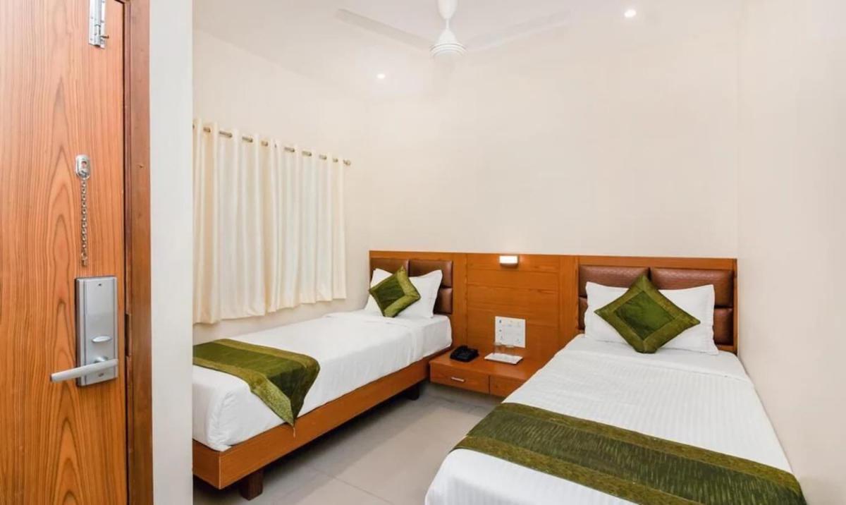 Hotel Volga Plaza Mumbai  Buitenkant foto